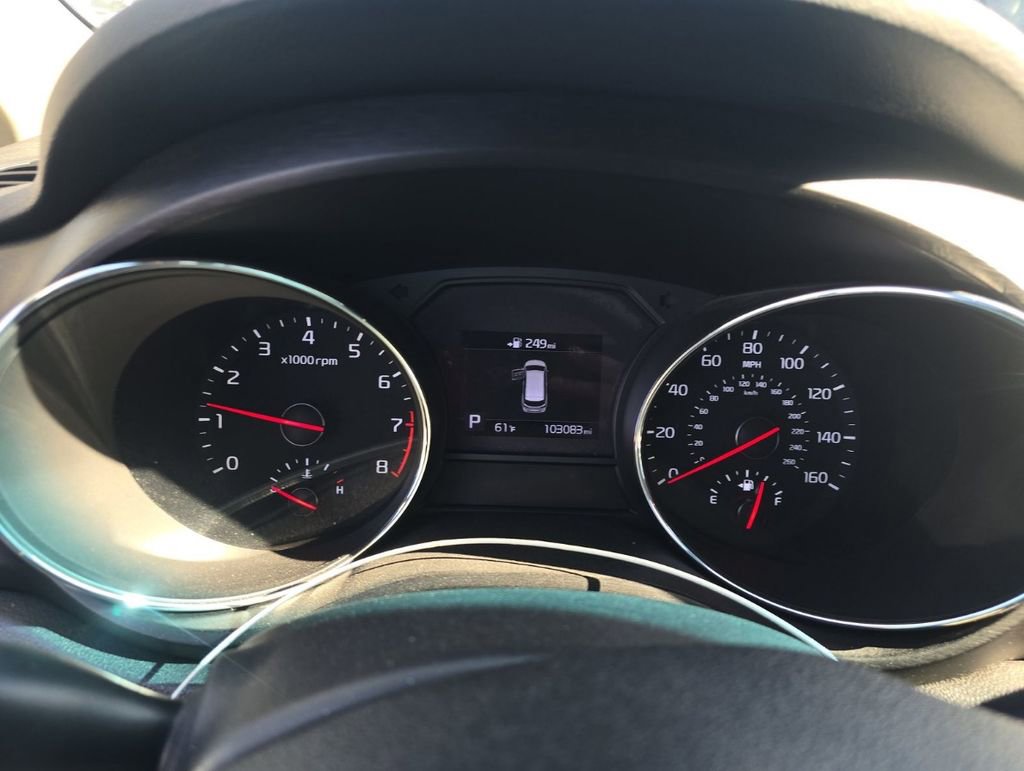 Used 2021 Kia Sedona LX image 5