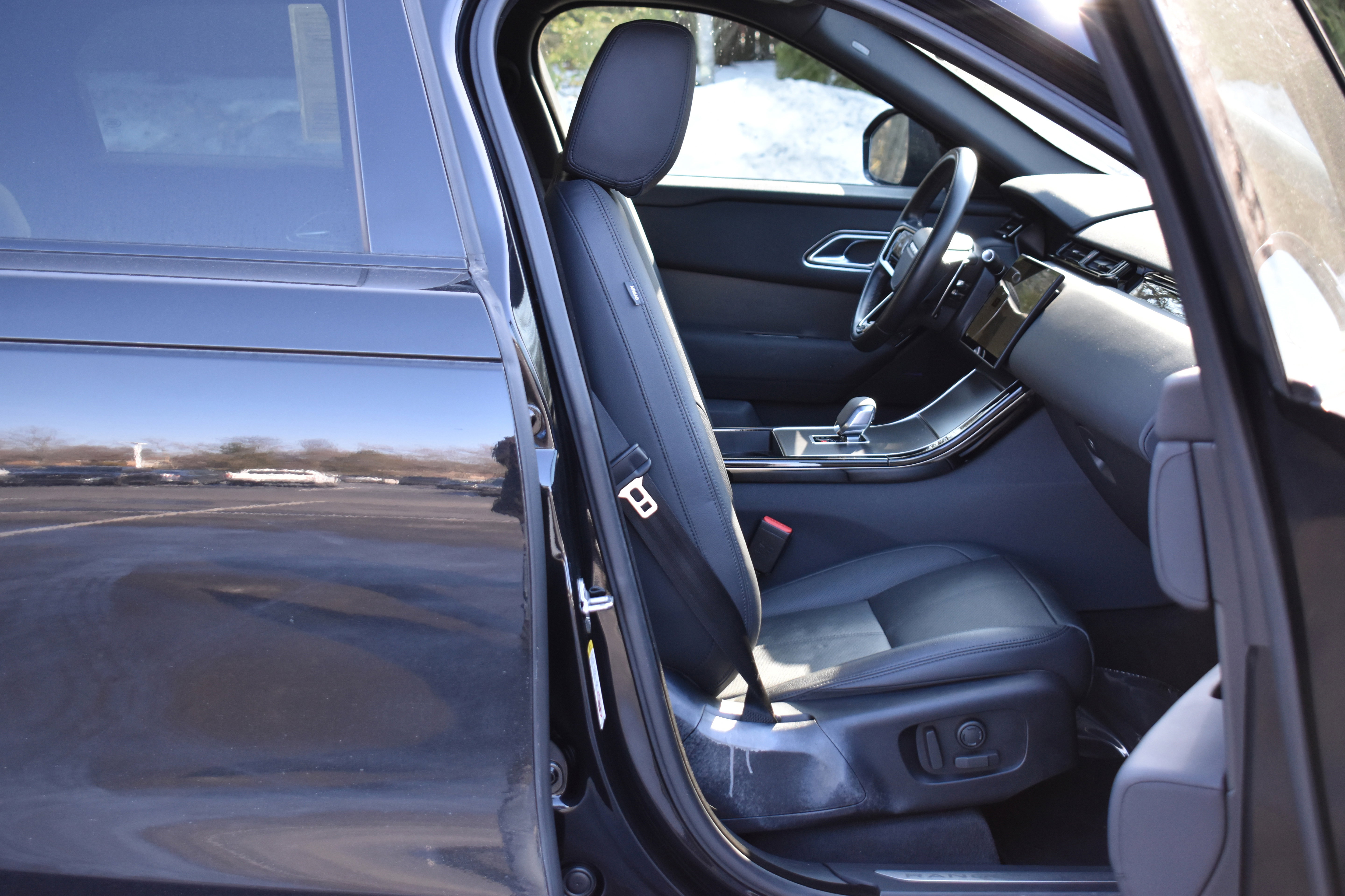 Used 2025 Land Rover Range Rover Velar Dynamic SE image 28