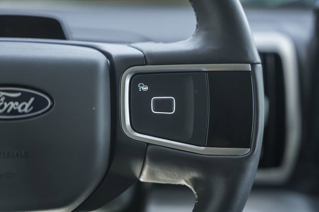 Used 2025 Ford Expedition Active image 42