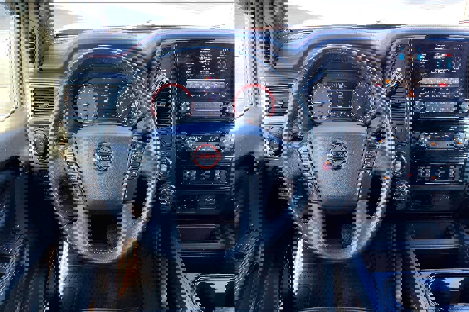 Used 2023 Nissan Titan PRO-4X image 5