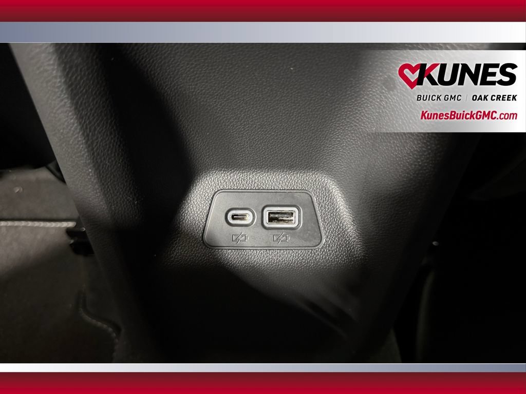 Used 2023 Buick Envision Essence FWD image 31