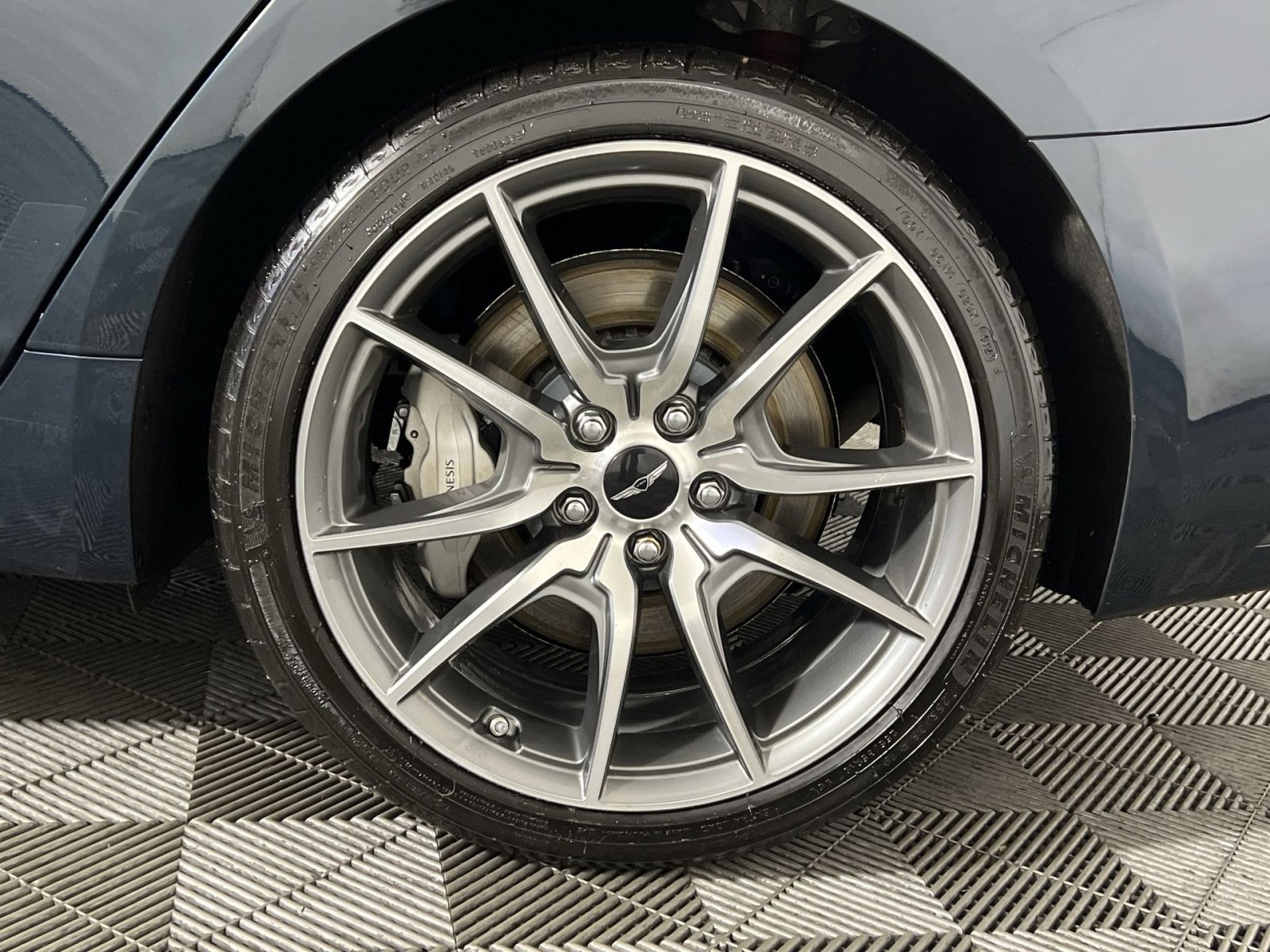 Used 2024 Genesis G70 2.5T image 12