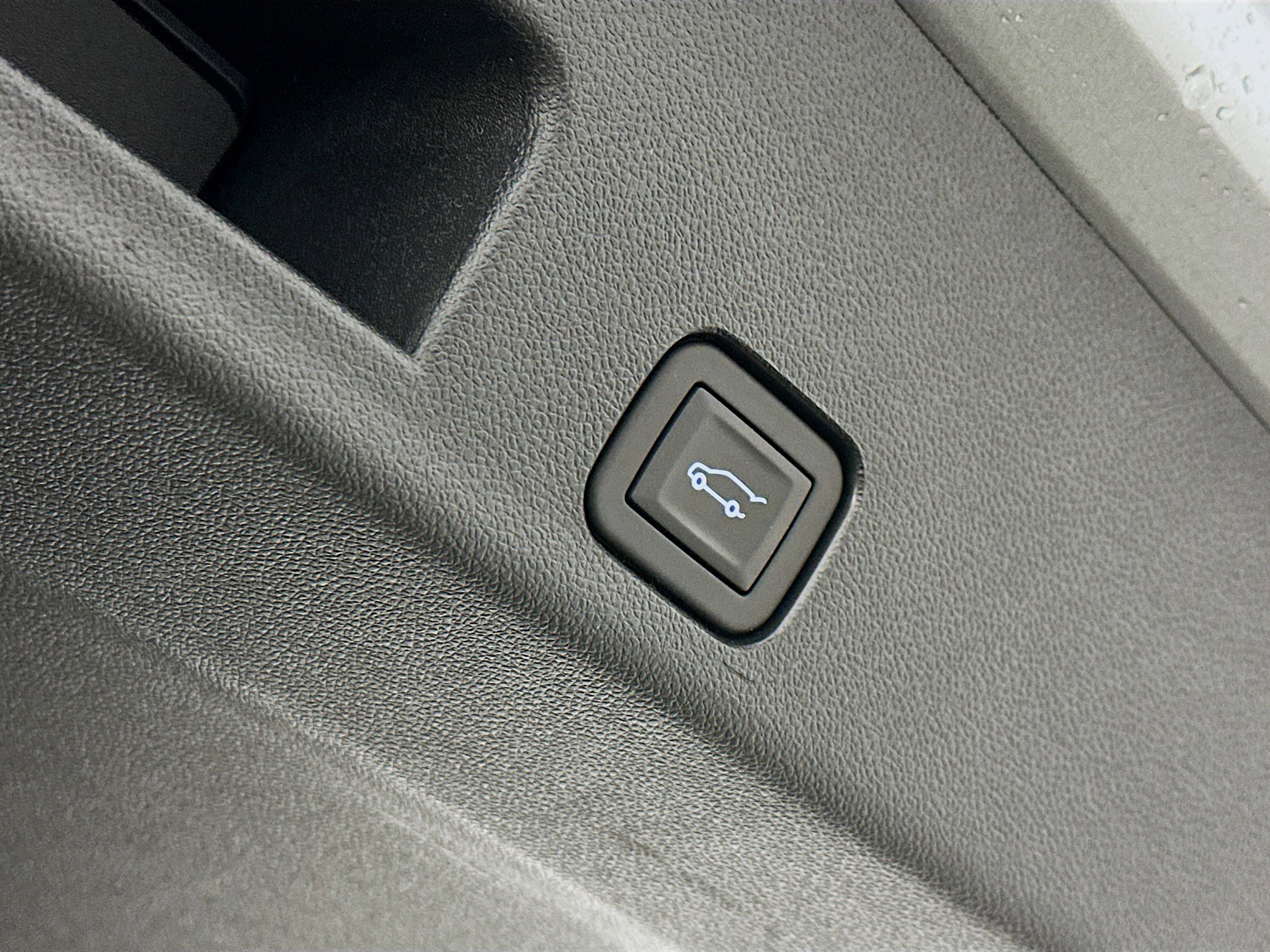 Used 2025 GMC Acadia Elevation image 32