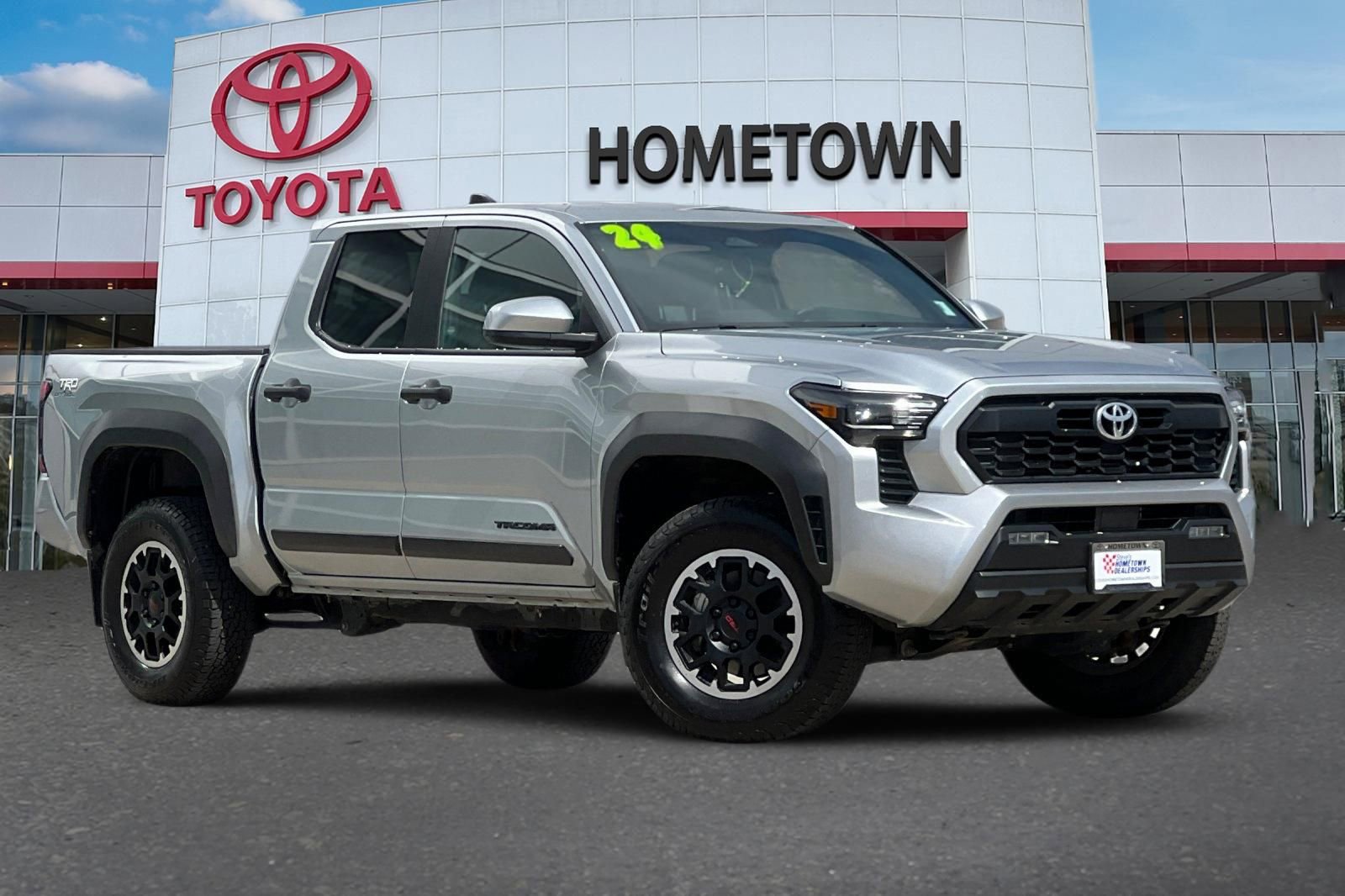 Certified 2024 Toyota Tacoma TRD Off-Road image 2