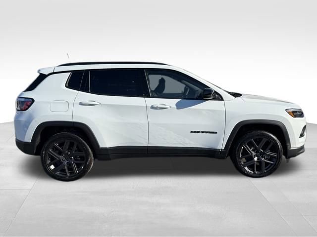 New 2026 Jeep Compass Latitude w/ Sun and Sound Group AWD/4WD image 8