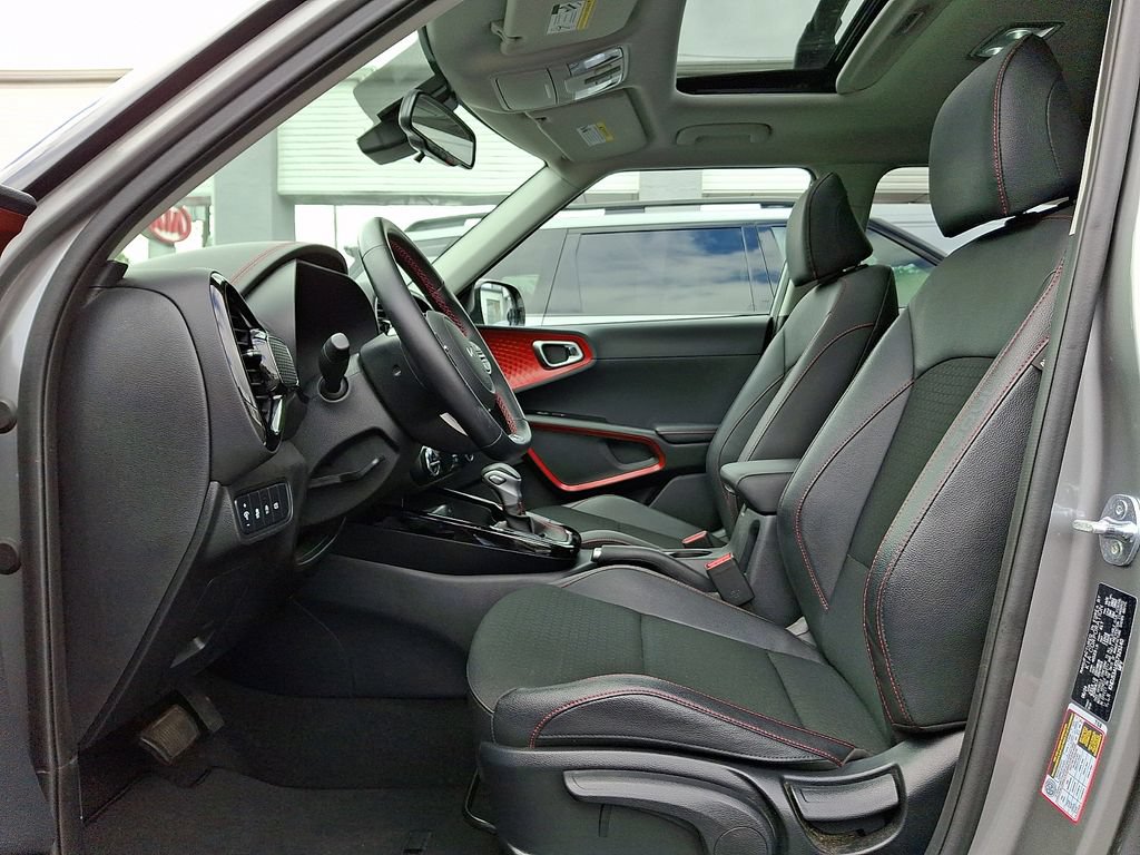 Used 2025 Kia Soul GT-Line FWD image 16