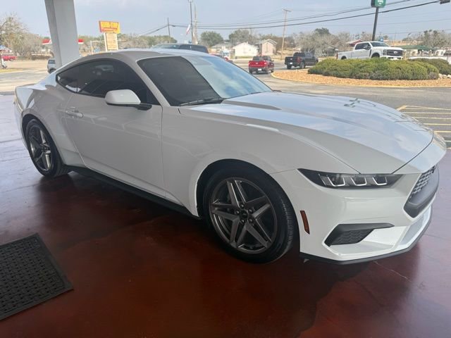 Used 2024 Ford Mustang Coupe image 3