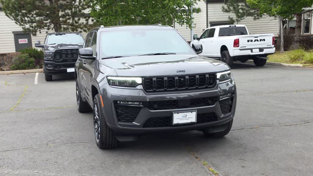 New 2026 Jeep Grand Cherokee Summit AWD/4WD image 3
