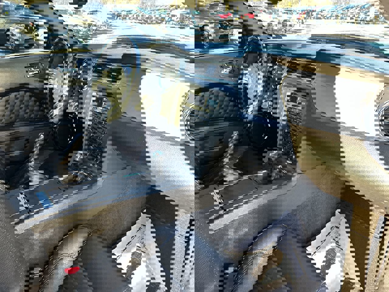 Used 2011 Ford Mustang GT Premium image 14