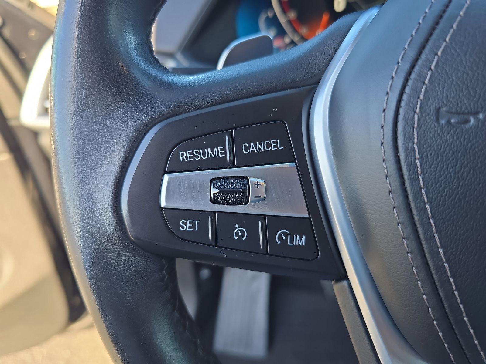 Used 2021 BMW X6 sDrive40i w/ Premium Package image 24