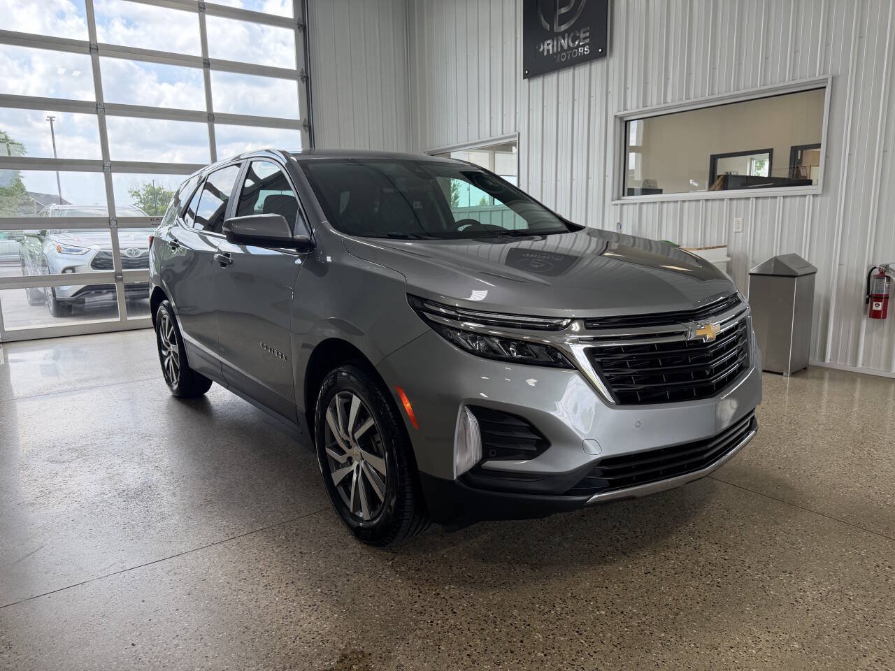 Used 2023 Chevrolet Equinox LT AWD/4WD image 7