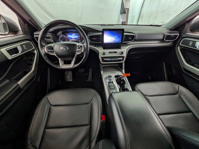 Used 2023 Ford Explorer XLT w/ Equipment Group 202A image 12
