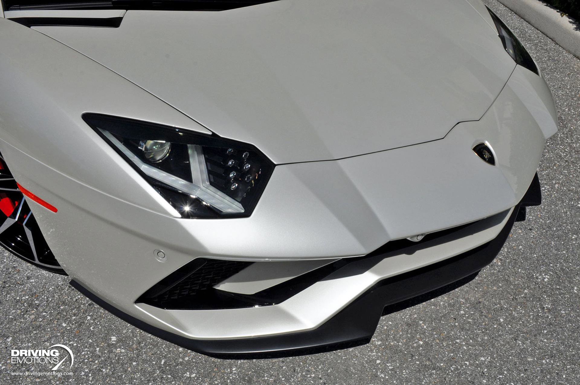 Used 2017 Lamborghini Aventador S image 6