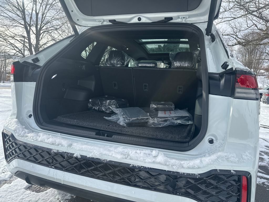 New 2026 Volkswagen Tiguan SE R-Line image 15