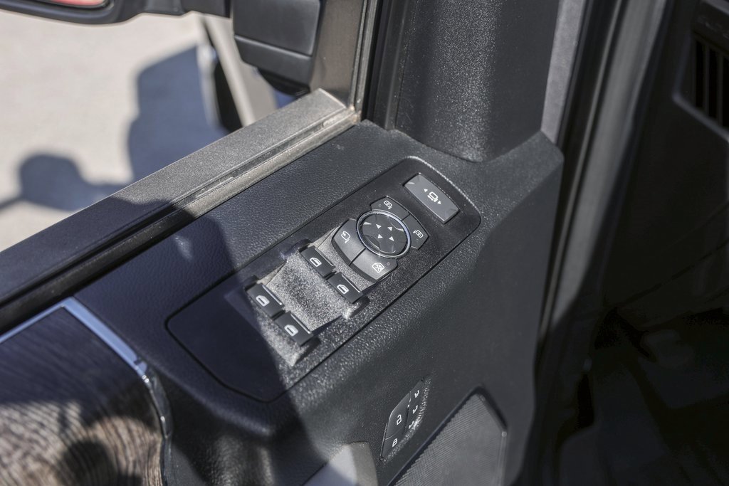 Used 2021 Ford F250 Lariat w/ Lariat Value Package image 28