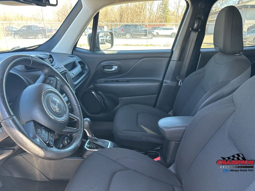 Used 2019 Jeep Renegade Altitude w/ Quick Order Package 2XM AWD/4WD image 16