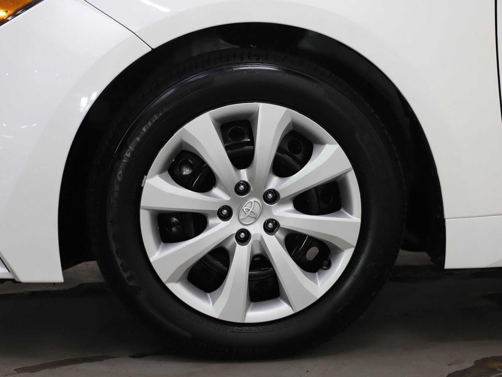 Used 2025 Toyota Corolla LE FWD image 25