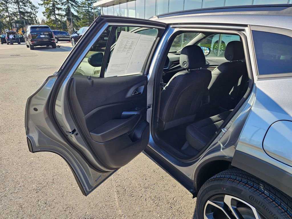 New 2026 Chevrolet Trax RS w/ Driver Confidence Package image 15