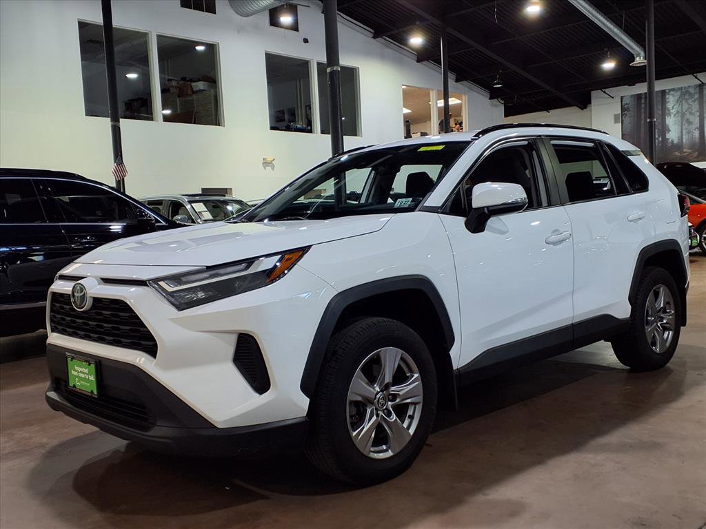Used 2022 Toyota RAV4 XLE image 3