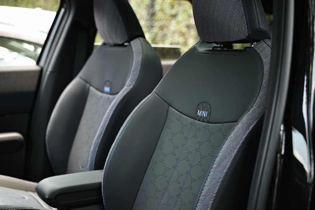 New 2025 MINI Cooper Countryman S w/ Comfort Package Max image 20