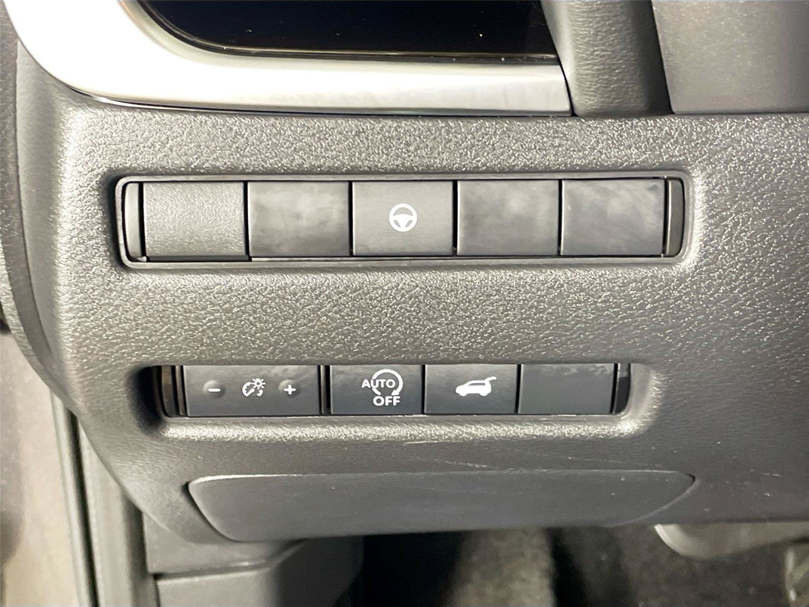 Used 2026 Nissan Rogue SL AWD/4WD image 14