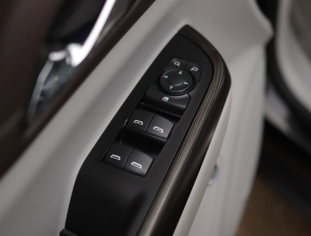 Used 2023 GMC Acadia SLT image 26