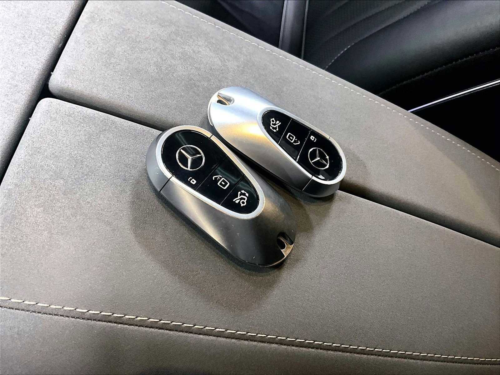 Used 2023 Mercedes-Benz EQS 580 4MATIC Sedan image 37