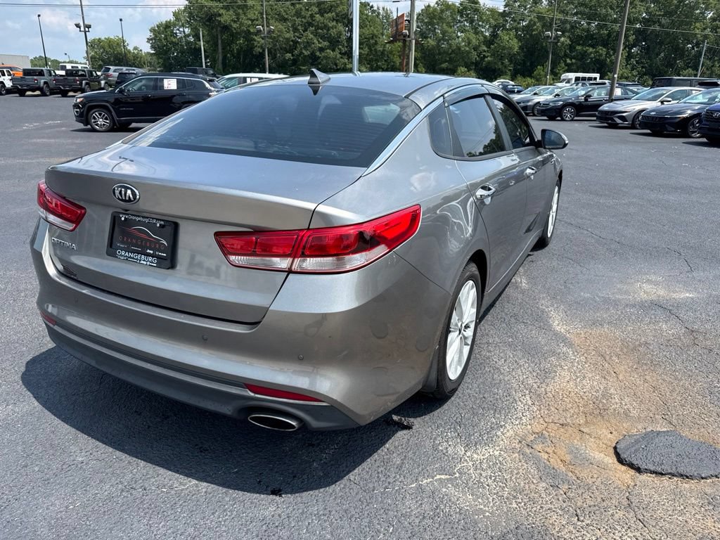 Used 2018 Kia Optima LX w/ Convenience Package FWD image 3