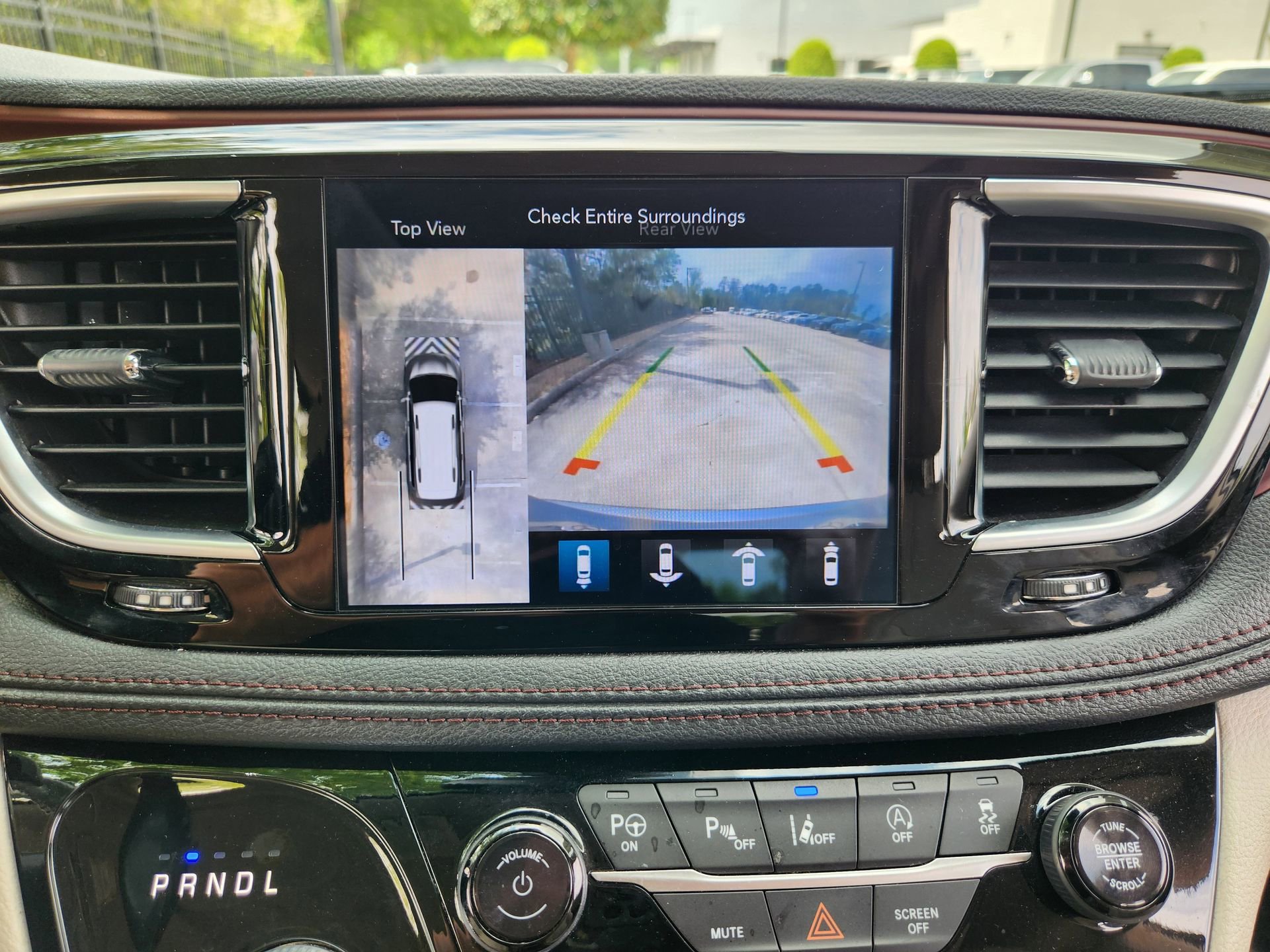 Used 2019 Chrysler Pacifica Limited w/ Tire & Wheel Group image 18