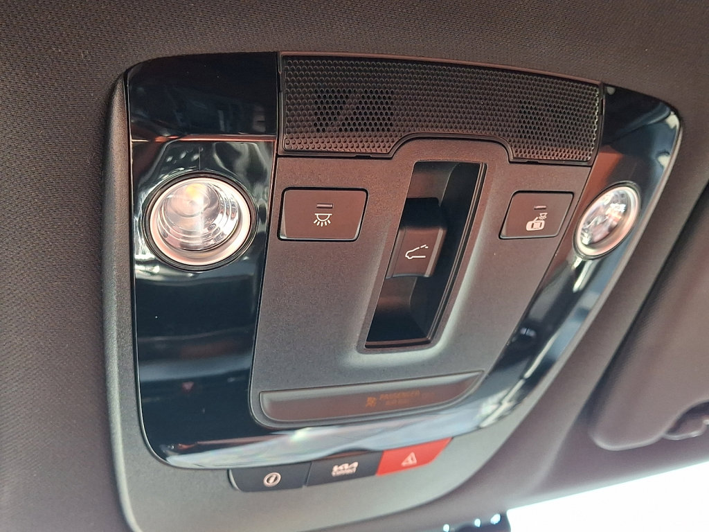 Used 2023 Kia Sportage SX FWD image 32