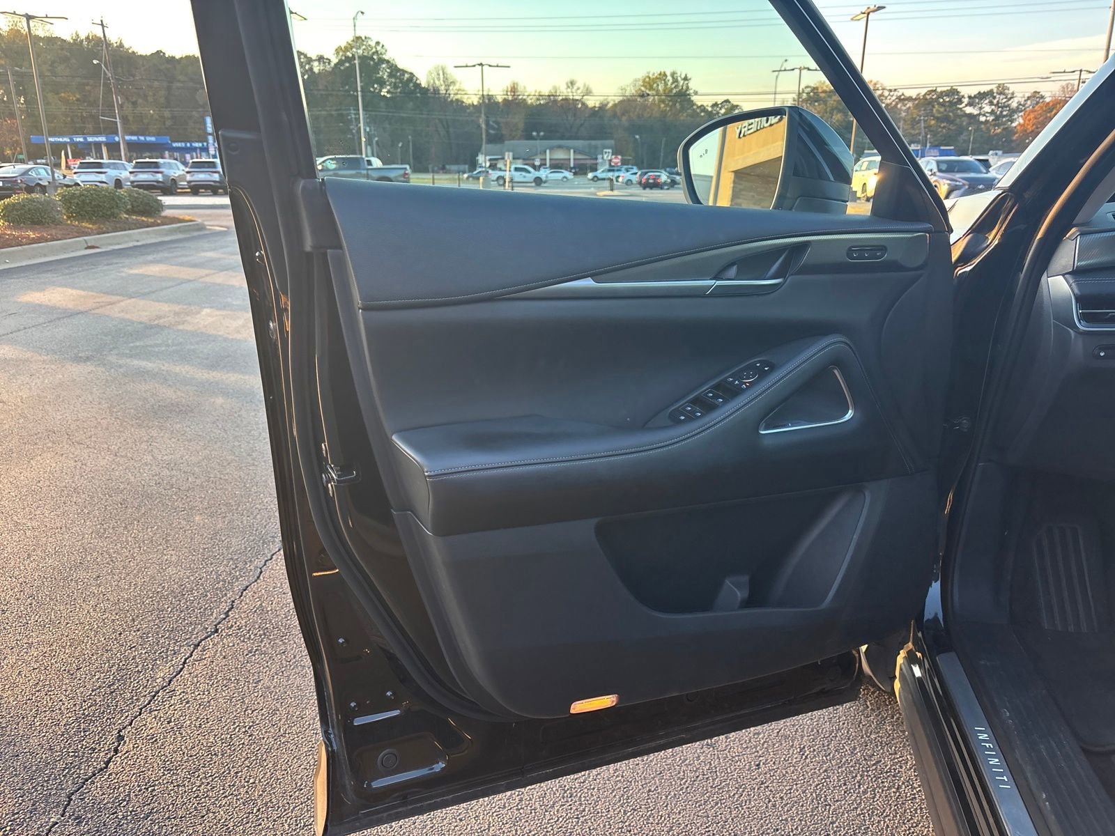 Used 2022 INFINITI QX60 Luxe w/ Performance Audio Package image 10