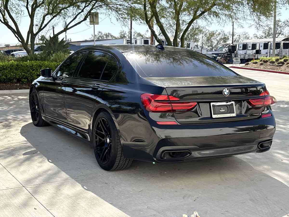 Used 2019 BMW 740i w/ M Sport Package RWD image 5