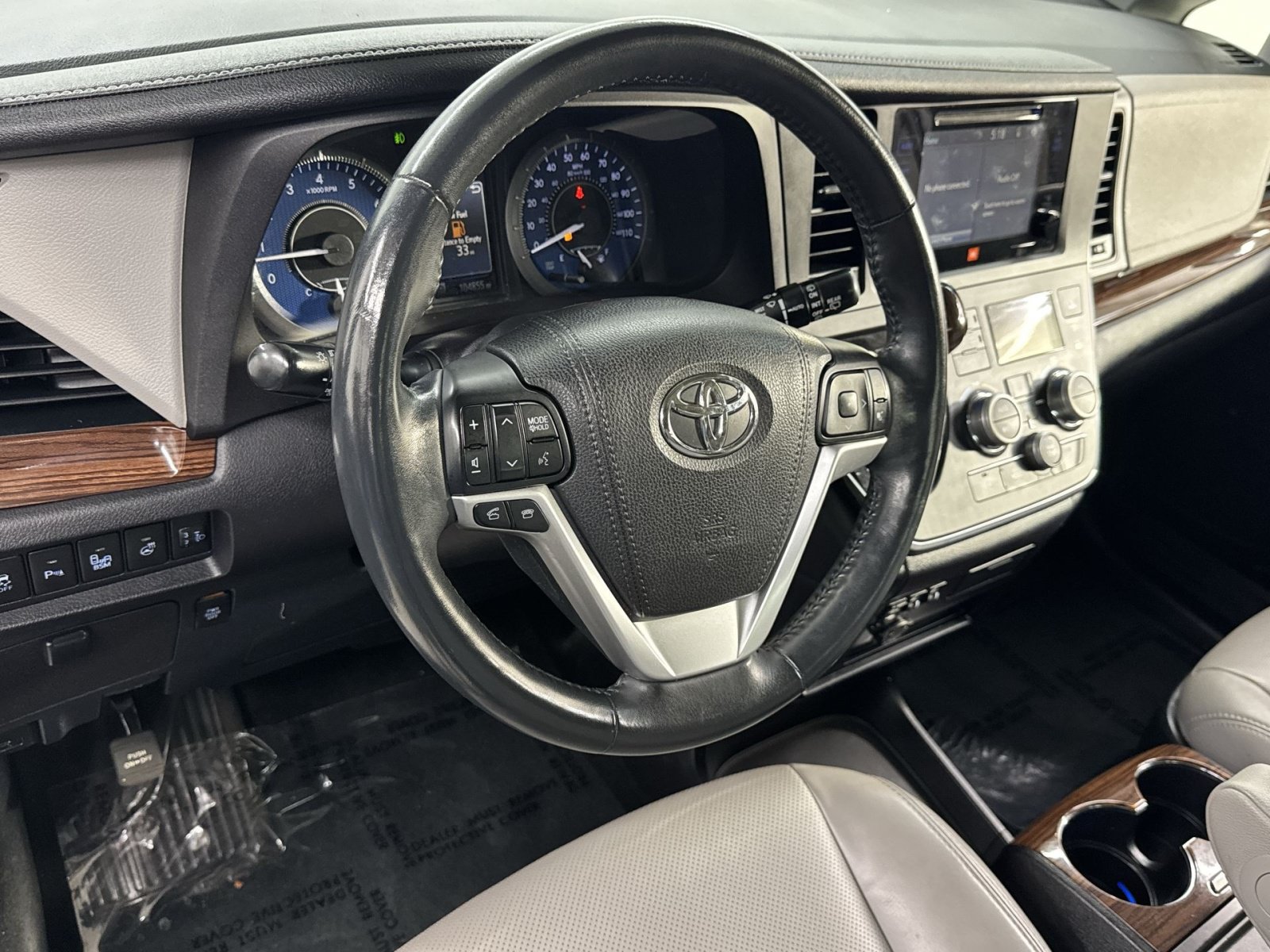 Used 2017 Toyota Sienna Limited Premium AWD/4WD image 13