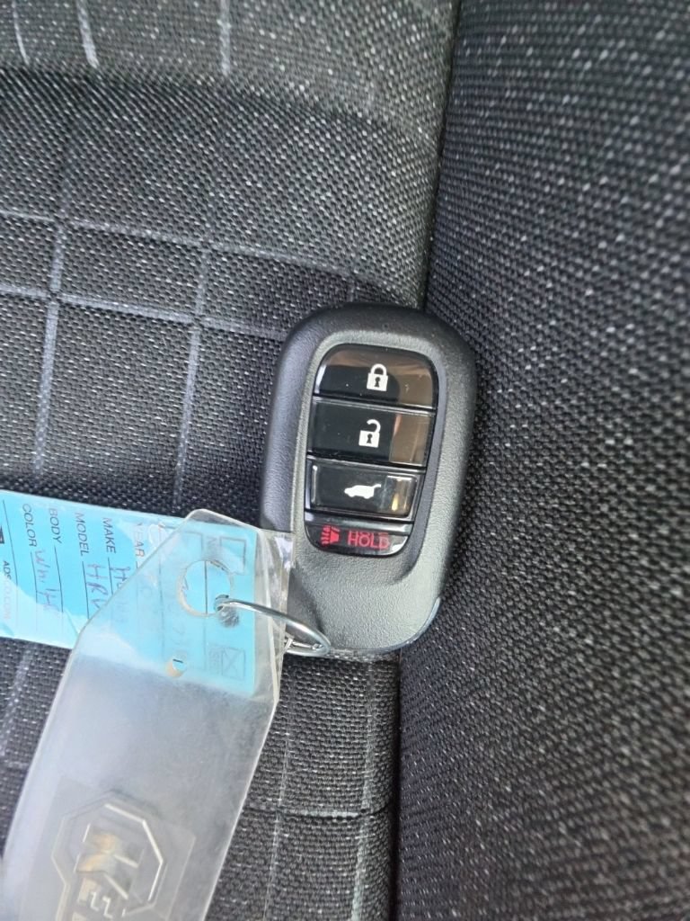 Used 2025 Honda HR-V LX image 33