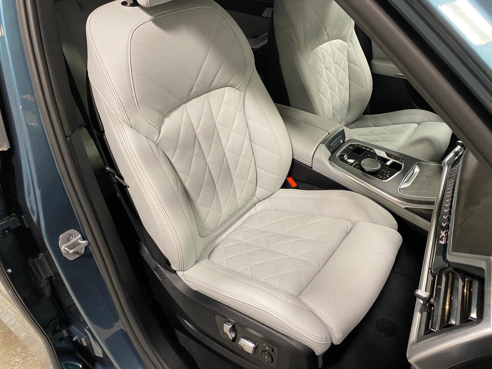 Certified 2025 BMW X7 xDrive40i w/ Premium Package image 23