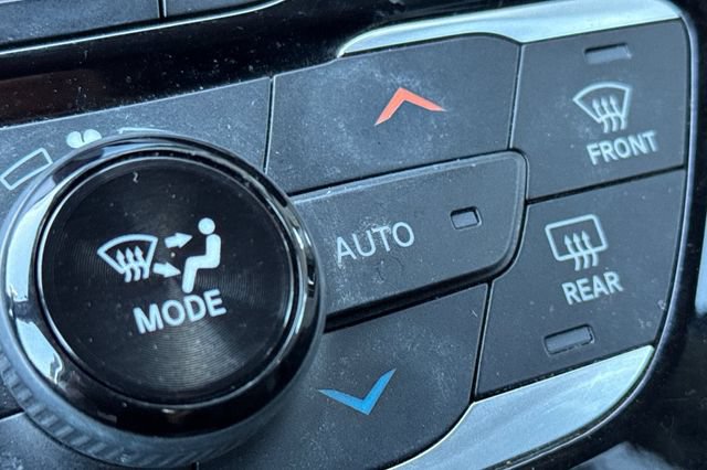 Used 2022 Chrysler Pacifica Touring-L FWD image 31