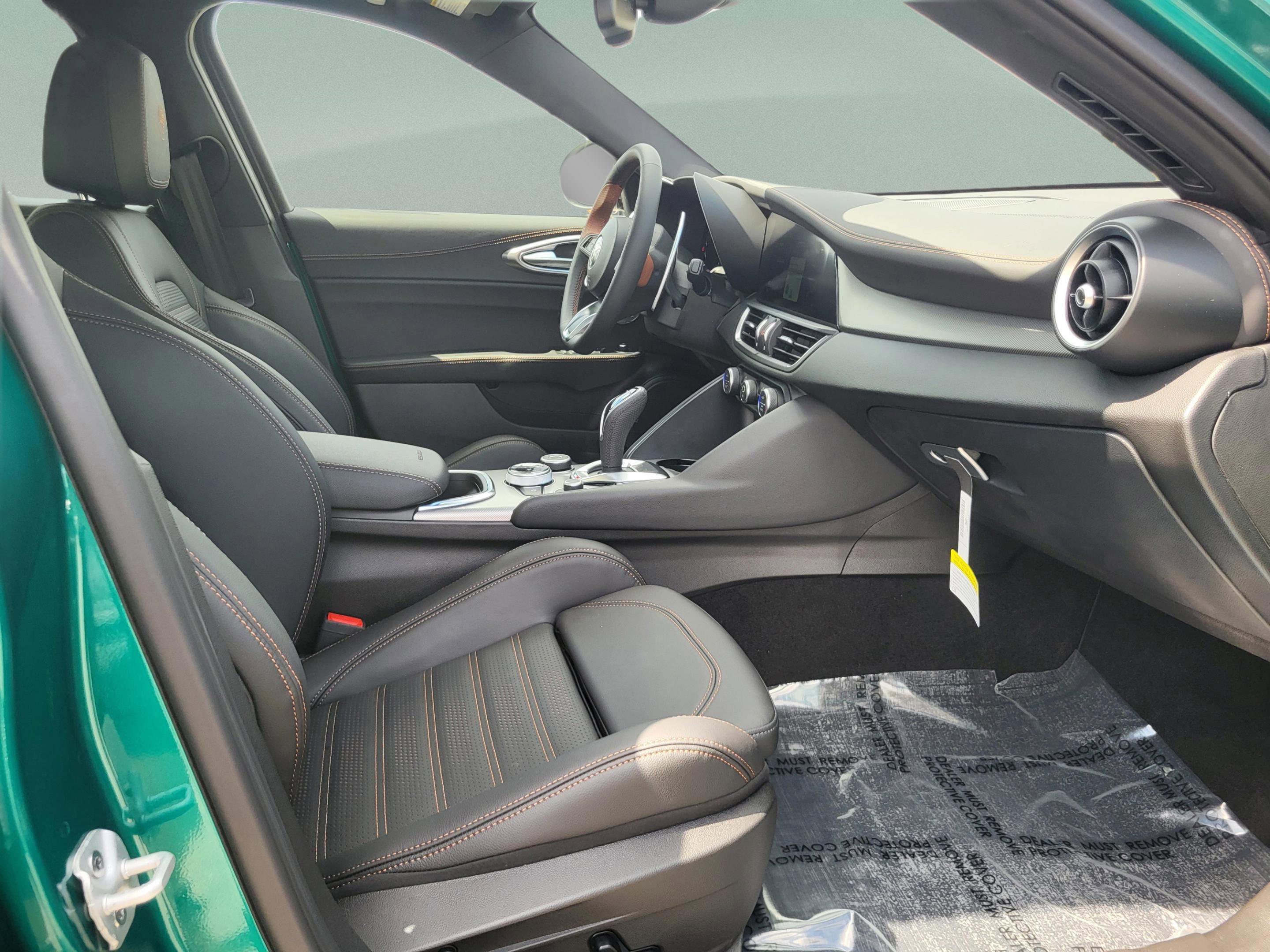 New 2025 Alfa Romeo Giulia w/ Driving Assist Package RWD image 35