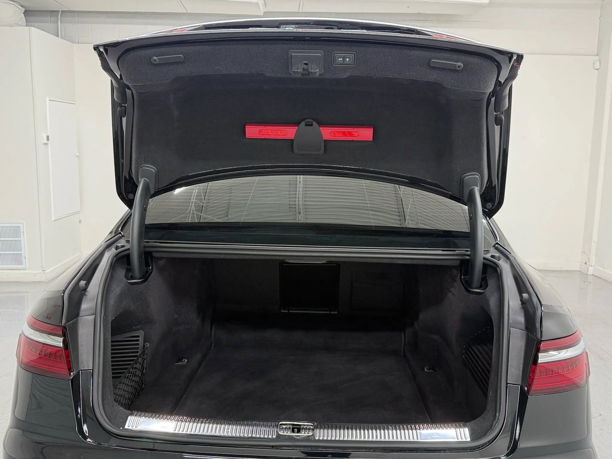 Used 2019 Audi A8 L 3.0T w/ Executive Package image 35