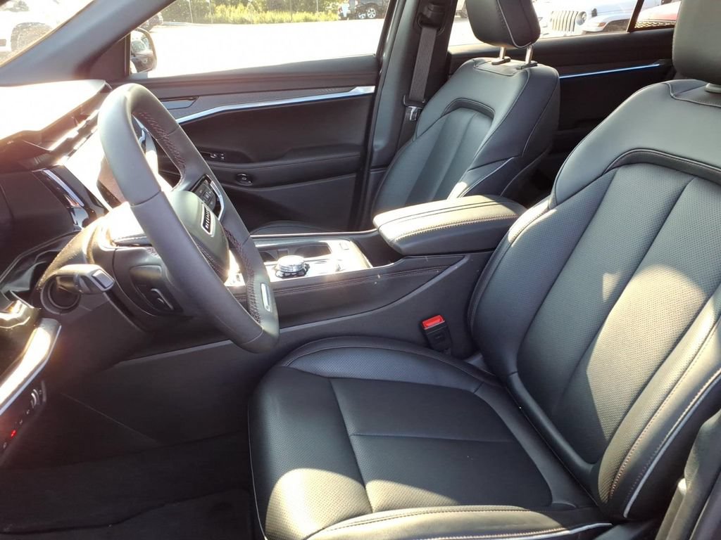 Used 2025 Jeep Wagoneer S Limited AWD/4WD image 10