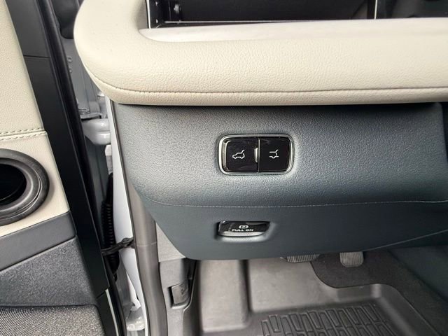 Used 2025 Lincoln Navigator L Reserve AWD/4WD image 35