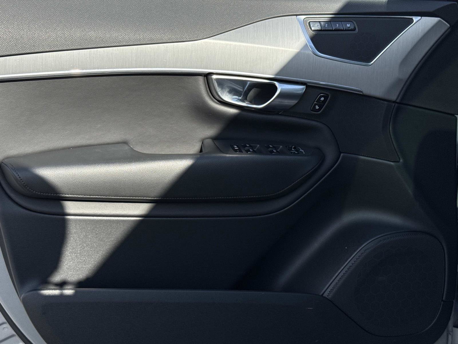 Used 2023 Volvo XC90 B5 Core w/ Protection Package Premier image 17