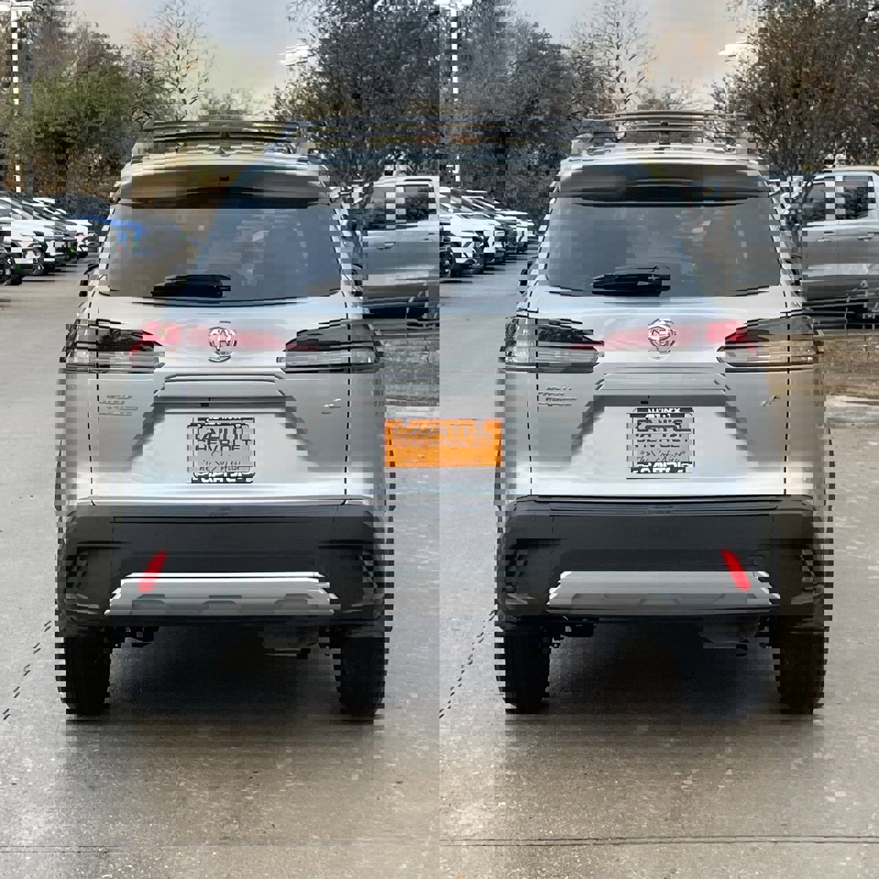 Used 2026 Toyota Corolla Cross LE image 5