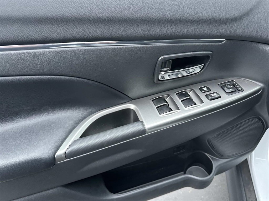 Used 2022 Mitsubishi Outlander Sport SE image 15