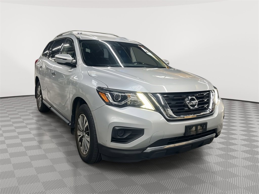 Used 2019 Nissan Pathfinder S image 2