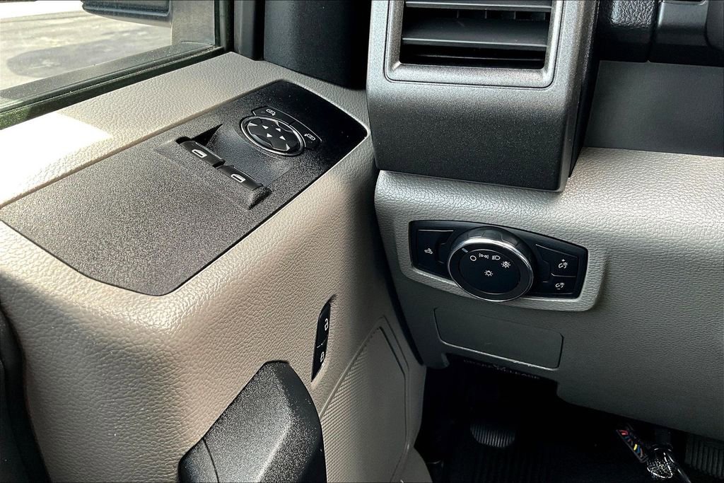 Used 2020 Ford F350 XL w/ Power Equipment Group image 15