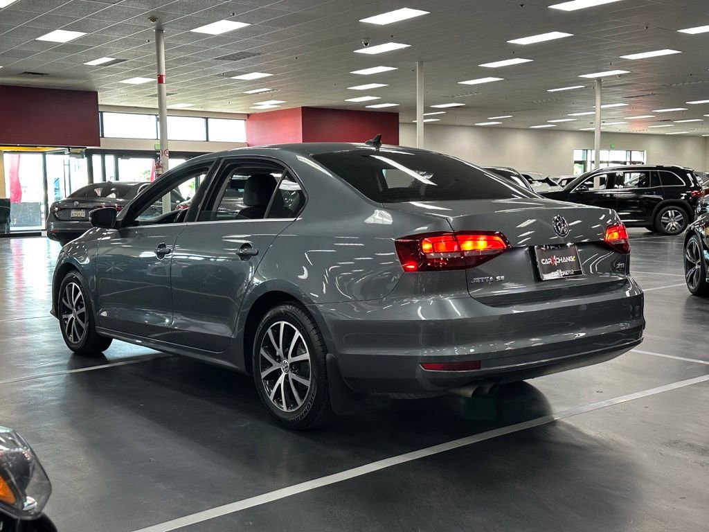 Used 2018 Volkswagen Jetta SE FWD image 5