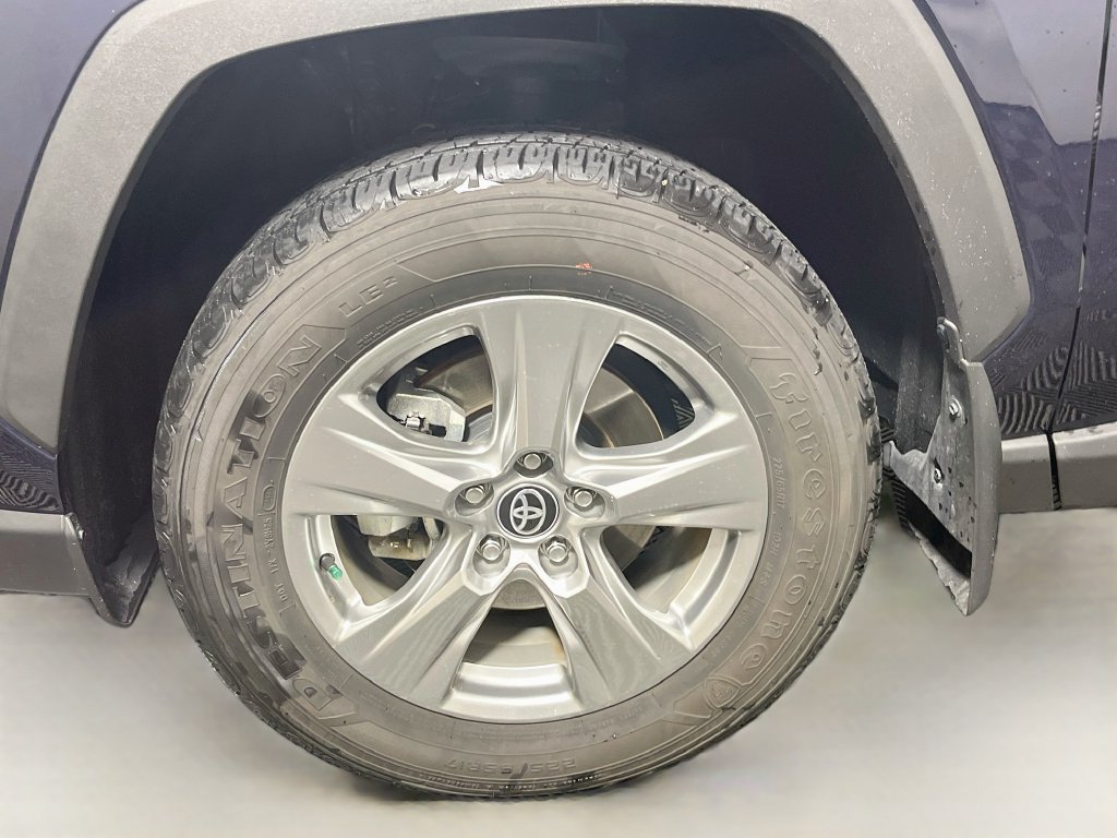 Used 2024 Toyota RAV4 XLE w/ Convenience Package FWD image 13