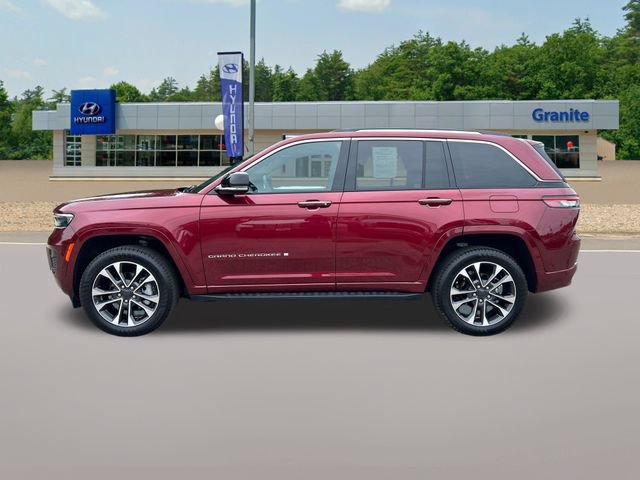 Used 2023 Jeep Grand Cherokee Overland w/ Luxury Tech Group IV AWD/4WD image 10