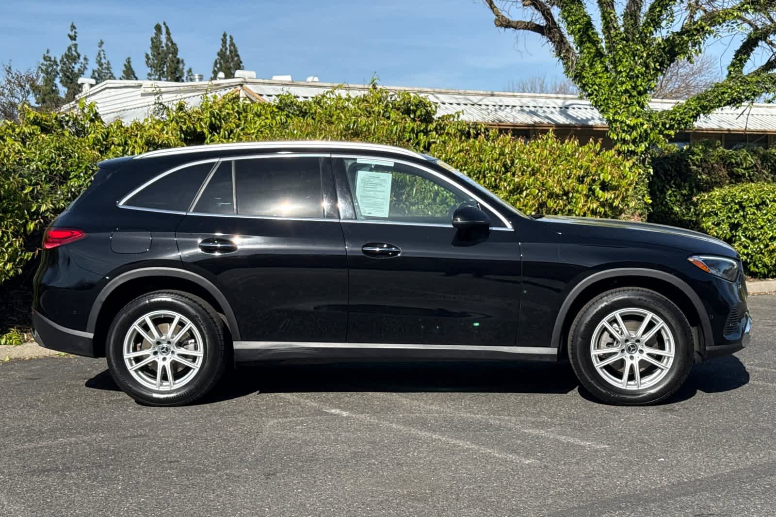 Certified 2025 Mercedes-Benz GLC 300 image 2