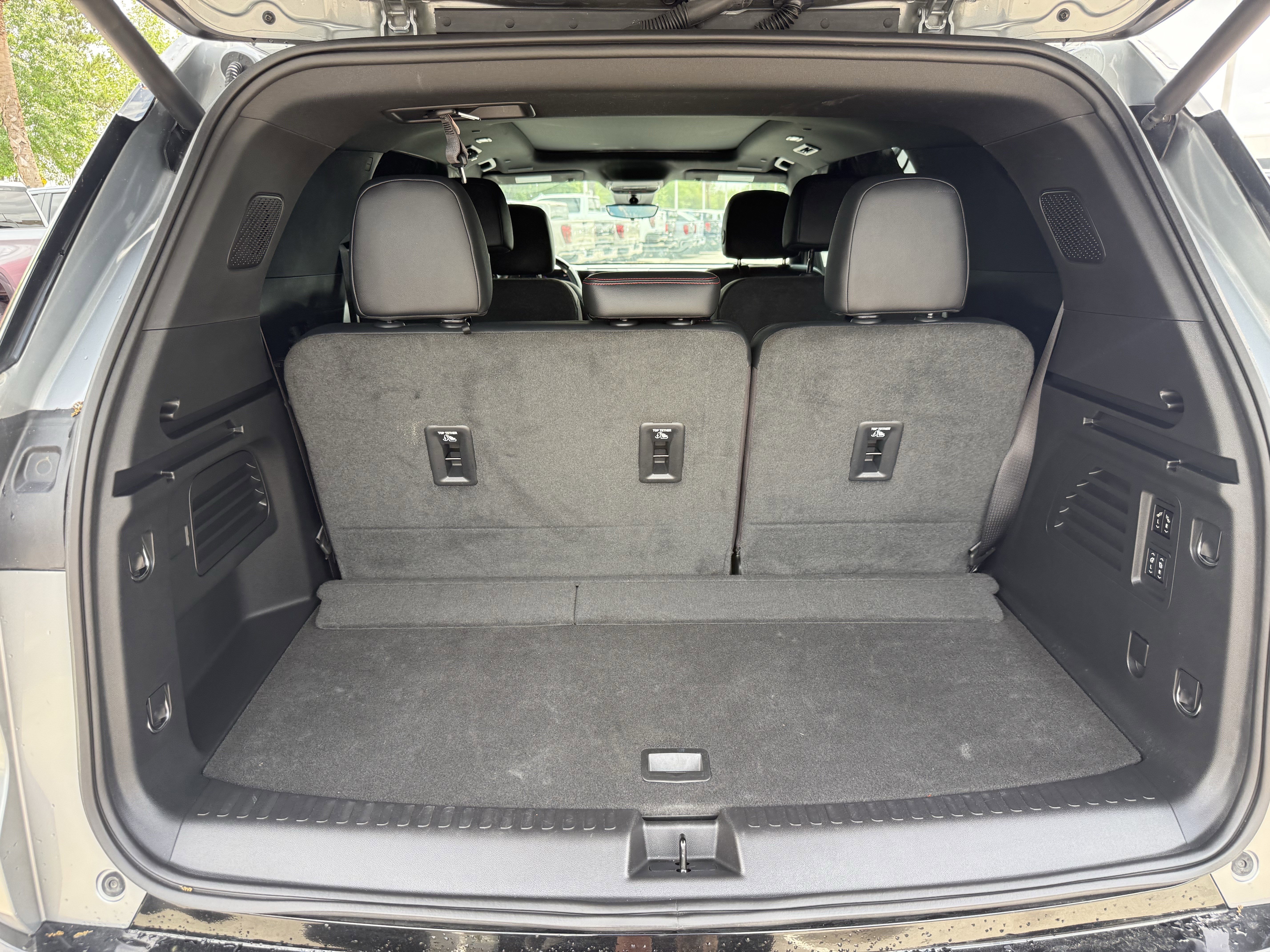 Used 2024 Chevrolet Traverse RS w/ LPO, Floor Liner Package image 31